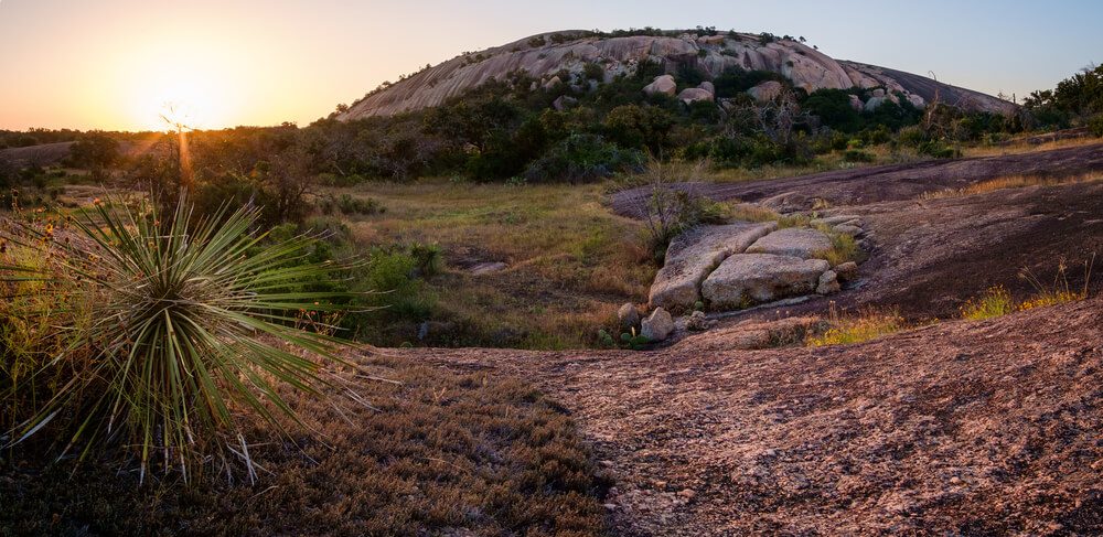 The view of a hiking trail in Enchanted Rock State Park.